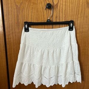 patterned mini skirt